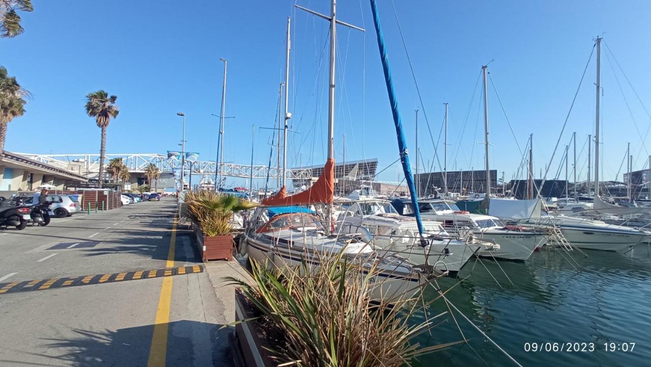 Hotel Wonderful Boat For Families And Friends Sant Adrià de Besòs Exterior foto